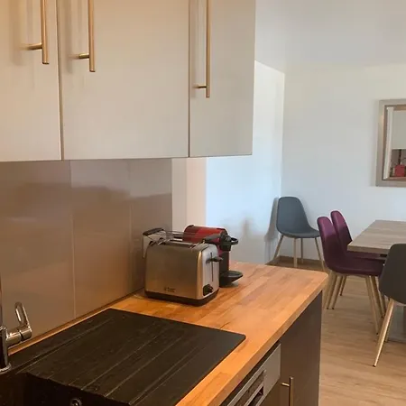 Suberb Air-Conditioned Apartment With Sea View Apartamento