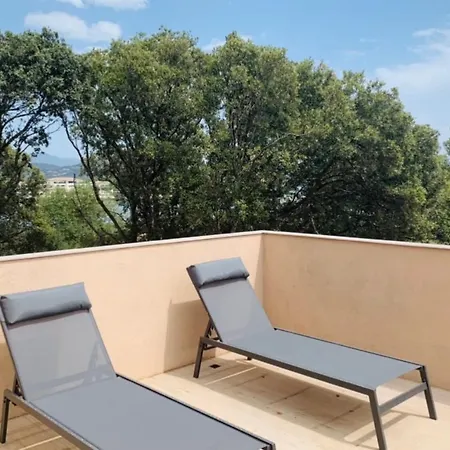 Suberb Air-Conditioned Apartment With Sea View Apartamento